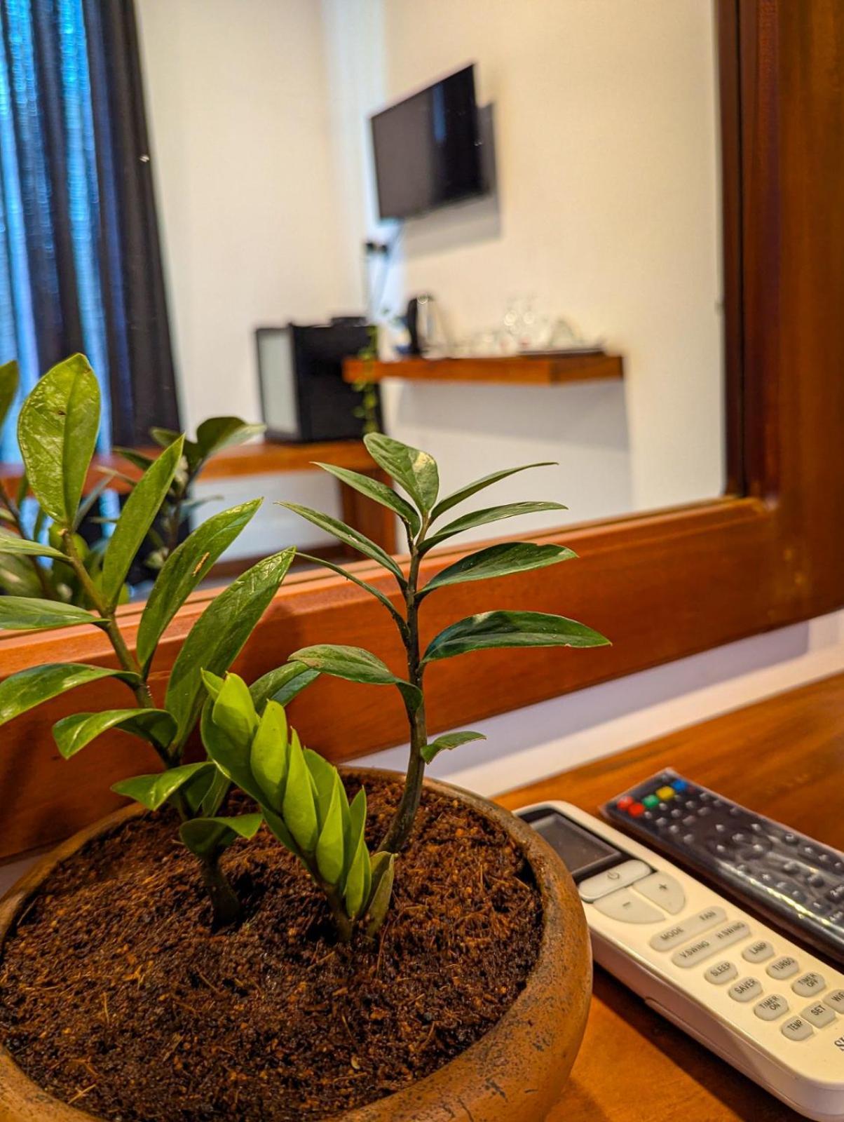 Airport Hotel By Cmb Apartments Negombo Exterior photo